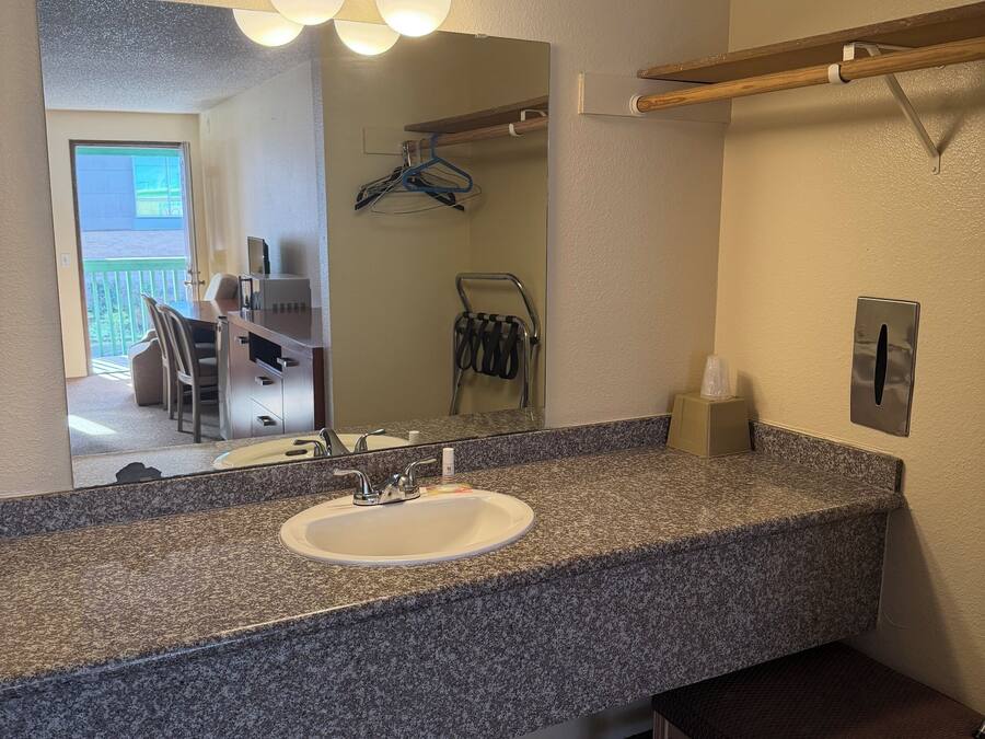 Desk, iron/ironing board, free WiFi