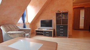 Apartment | Living room - Wunderschoene Ferienwohnung an der Mueritz (Röbel/Müritz)