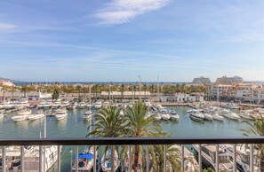Apartment | Exterior - Apartment in Empuriabrava With Sea Views (Castello d'Empuries)