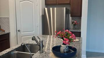 Nhà, 4 phòng ngủ, phù hợp cho người khuyết tật, ban công | Nội thất