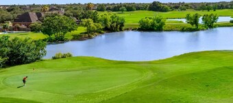 Summerhouse Villa 4br 2 and Half ba Home