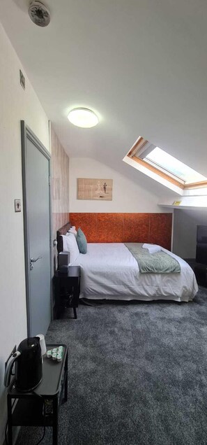 Comfort Double Room | Iron/ironing board, free WiFi