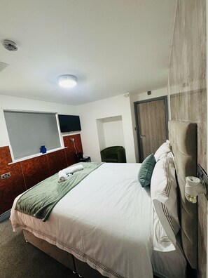 Iron/ironing board, free WiFi - Apex Rooms at Park City (Manchester)