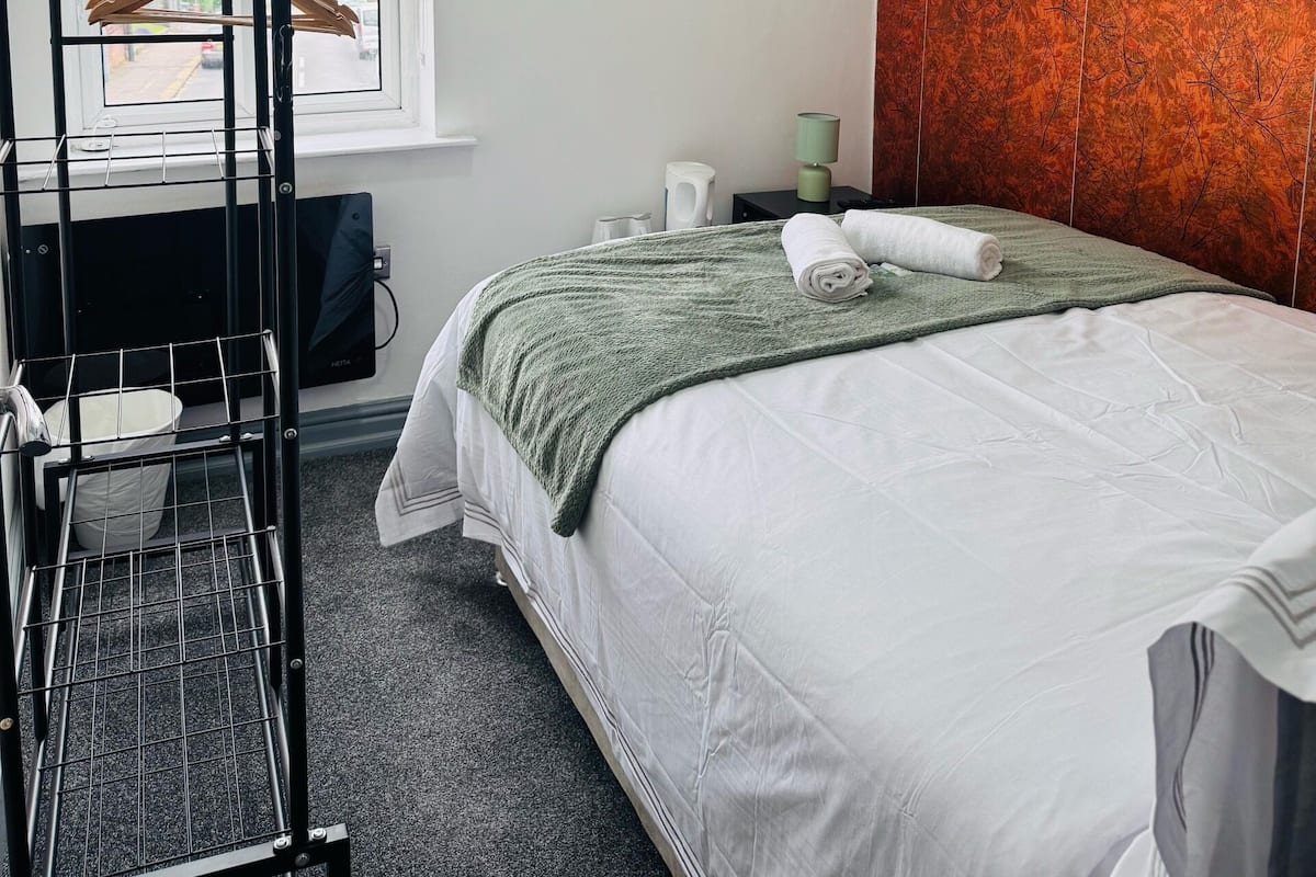 Iron/ironing board, free WiFi
