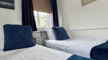 2 bedrooms, iron/ironing board, free WiFi, bed sheets