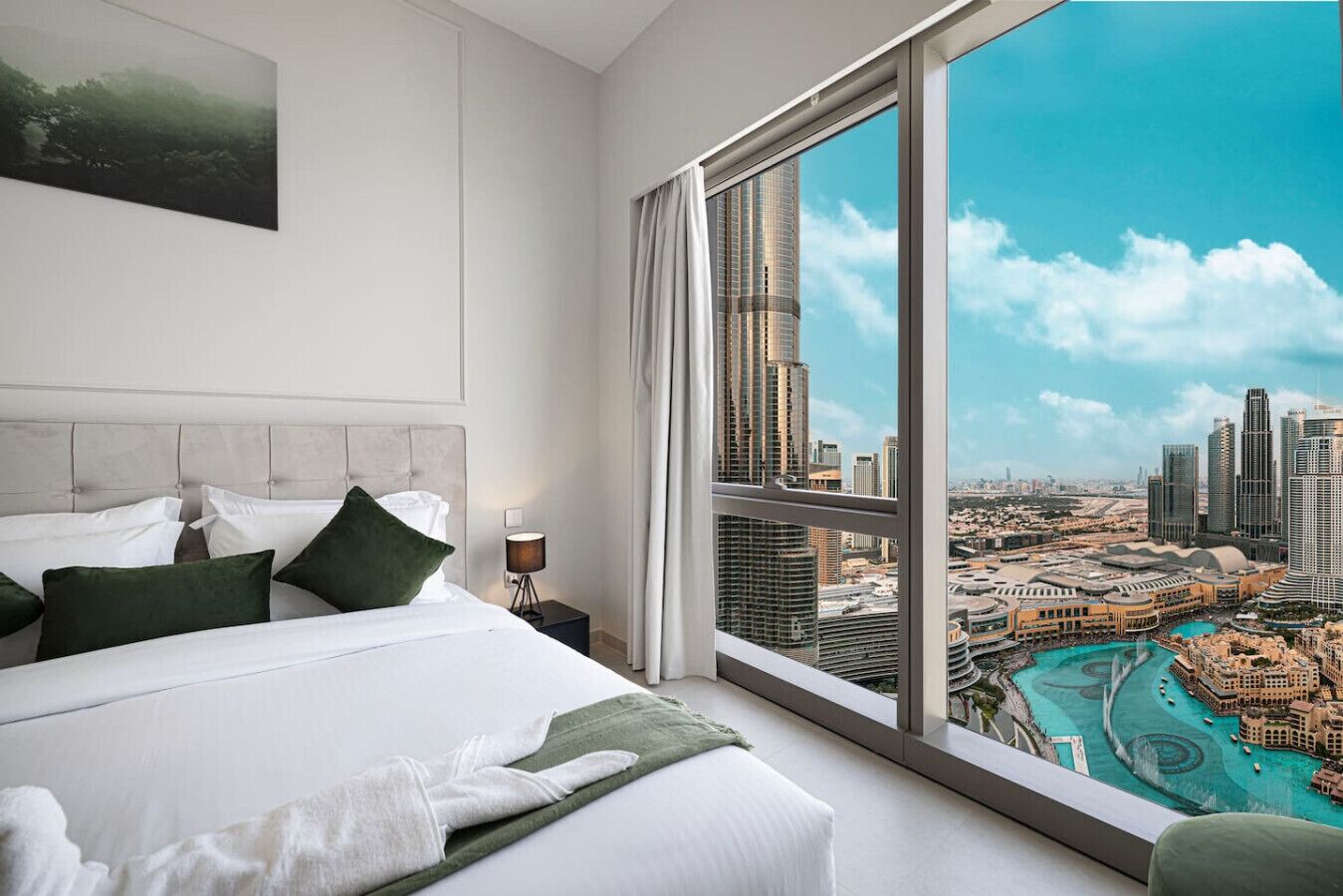 2 soverom, skrivebord, strykejern/-brett og wi-fi (inkludert)