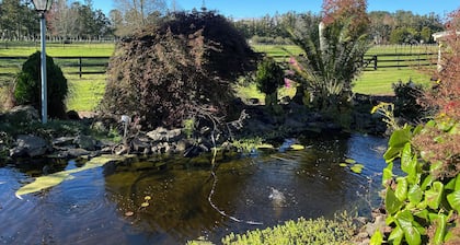 Birdhouse Retreat on Boord, Kumeu