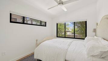 1 slaapkamer, een bureau, gratis wifi, beddengoed