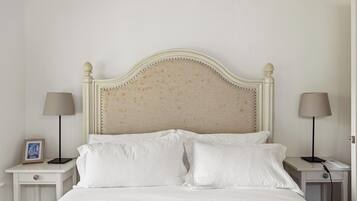 1 bedroom, desk, free WiFi, bed sheets