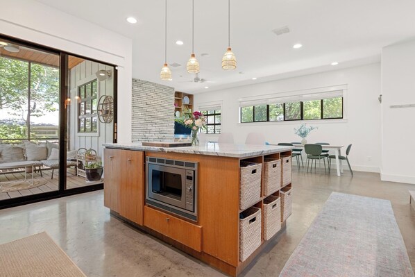 Interior - Shared Pool + East Austin - Eastside Palm House! (Austin)