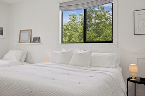 3 عدّة غرف نوم ومكواة/لوح كي وواي فاي مجانًا وملاءات أسرّة