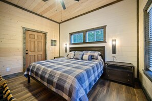 3 chambres, bureau, fer et planche à repasser, accès au Wi-Fi (inclus)