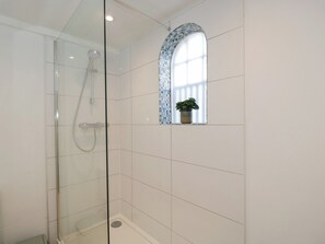Shower - Coach House (Swindon)