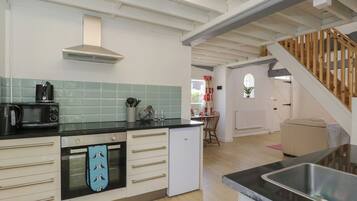 Dishwasher, cookware/dishes/utensils