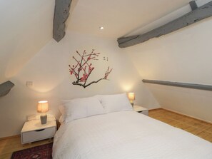 1 kamar tidur dan didekorasi berbeda-beda