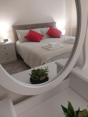 1 bedroom, iron/ironing board, travel cot, free WiFi