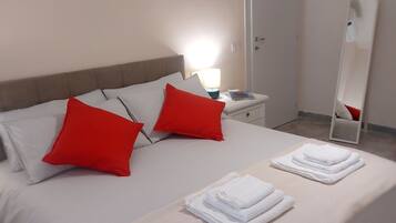 1 chambre, fer et planche à repasser, lit parapluie, Wi-Fi gratuit