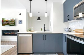 Microonde, forno, piano cottura, lavastoviglie