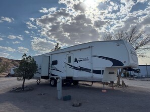 المنشأة من الخارج