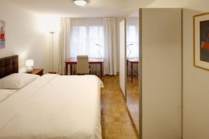 1 sovrum, skrivbord, strykjärn/strykbräda och wi-fi