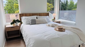 3 bedrooms, travel cot, free WiFi, bed sheets