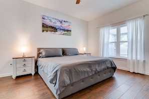 4 bedrooms, iron/ironing board, travel cot, WiFi