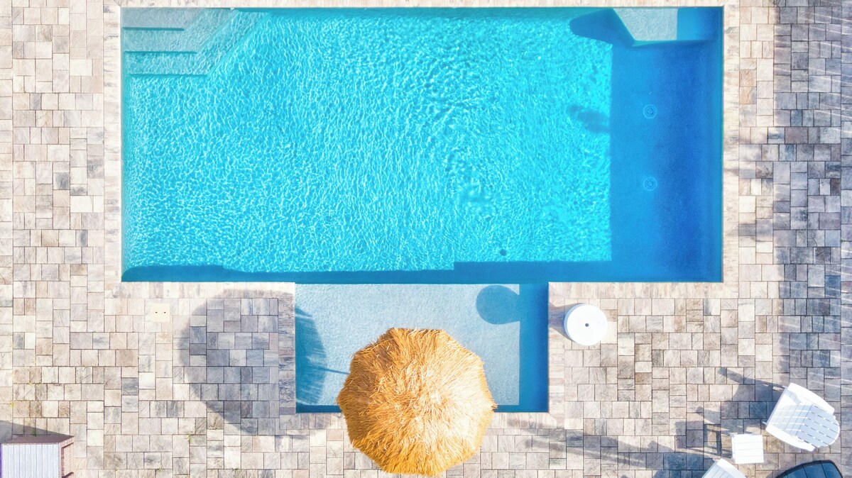 4BR w/ Pool Near Jax Beach | Good Morning Rentals