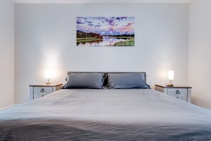 4 slaapkamers, een strijkplank/strijkijzer, reisbedje, wifi