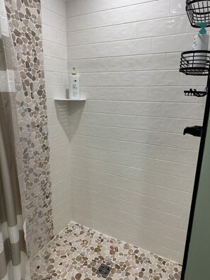 Towels, soap, shampoo, toilet paper