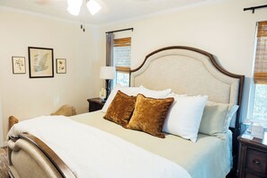 3 Schlafzimmer, Zimmersafe, Schreibtisch, Bügeleisen/Bügelbrett