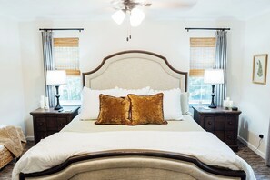 3 soverom, safe på rommet, skrivebord og strykejern/-brett