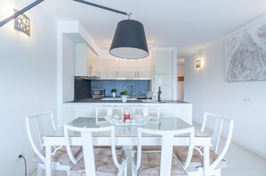 Apartment | Dining - Apartment in Empuriabrava Near Sandy Beach (Castello d'Empuries)