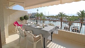 Unclassified image, 5 of 33, button - Apartment in Empuriabrava Near Sandy Beach (Castello d'Empuries)