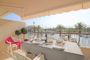 Apartment | Outdoor dining