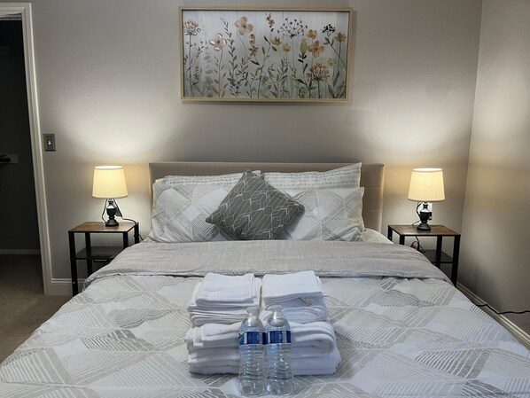 3 bedrooms, iron/ironing board, WiFi, bed sheets