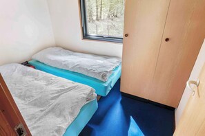 2 bedrooms, iron/ironing board