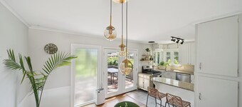 Earth & Echo-Nature-Inspired - Themed Bedrooms + Firepit + Walk to Brookside