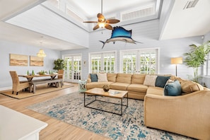 Smart TV, table tennis - Salty Sailfish | Private Pool + Hot Tub + Siesta Key (Sarasota)