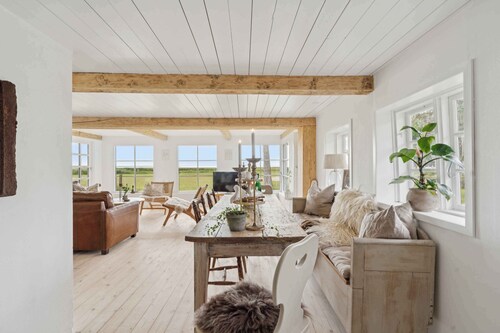 Cozy cottage with view of the Wadden Sea