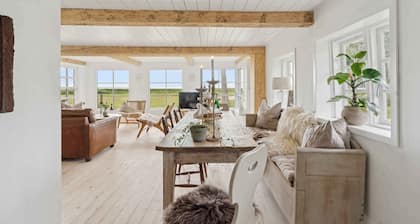 Cozy cottage with view of the Wadden Sea