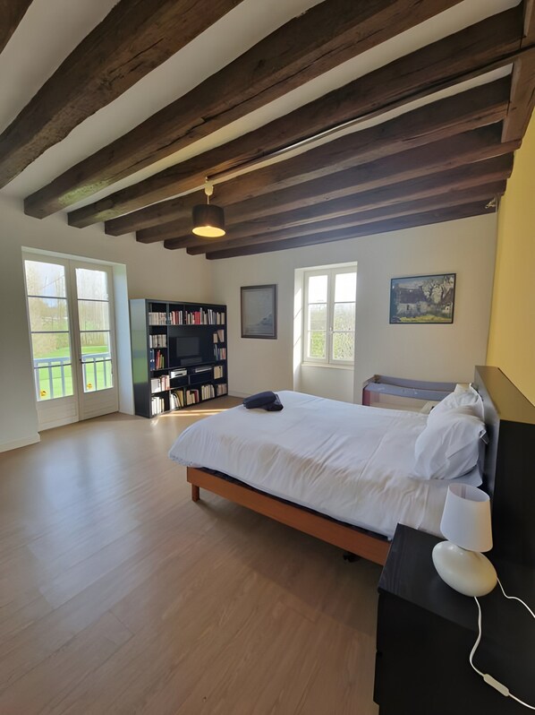 House | 4 bedrooms, iron/ironing board