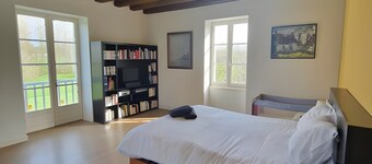 Heritage Hideaway With Garden & Charm