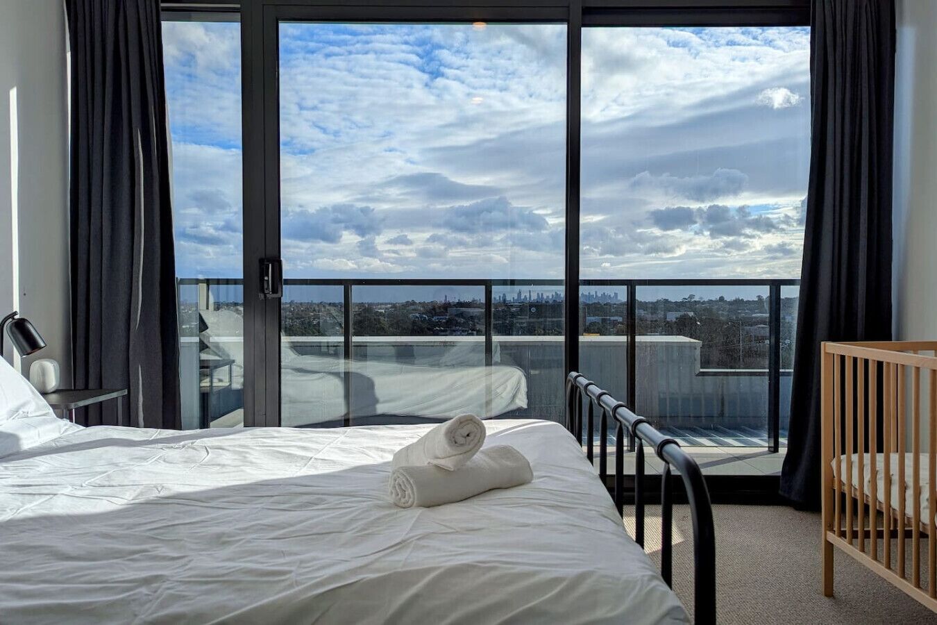 3 habitaciones, escritorio, wifi gratis y ropa de cama 