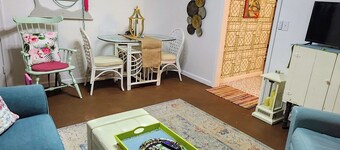 Cozy 1-bedroom apartment in safe Carthage neighborhood with WiFi