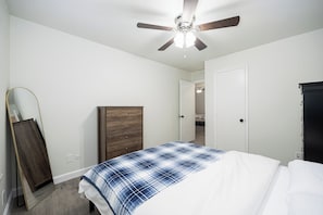 3 bedrooms, iron/ironing board, WiFi, bed sheets - 3-bedroom house in delightful Dayton with WiFi, AC (Dayton)