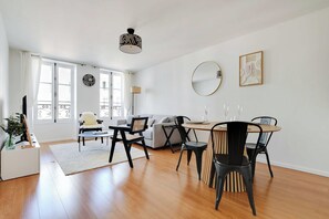 Apartment | Dining
