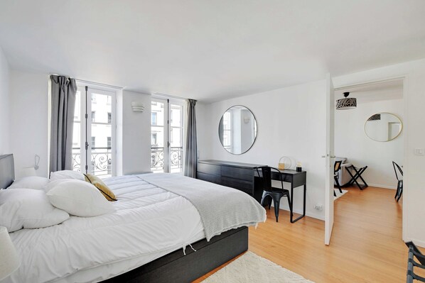 Apartment | 2 bedrooms, laptop workspace, iron/ironing board, bed sheets