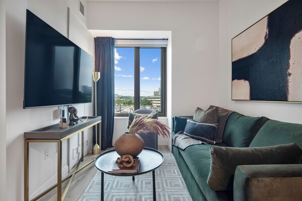 Luxury Apartment, 1 Bedroom, Non Smoking, Executive Level | Living area