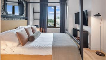 Luxury Apartment, 1 Bedroom, Non Smoking, Executive Level | Egyptian cotton sheets, premium bedding, down comforters