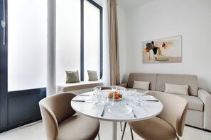 House | Dining